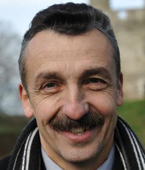 Le maire de Longuenée-en-Anjou Monsieur Jean-Pierre HÉBÉ